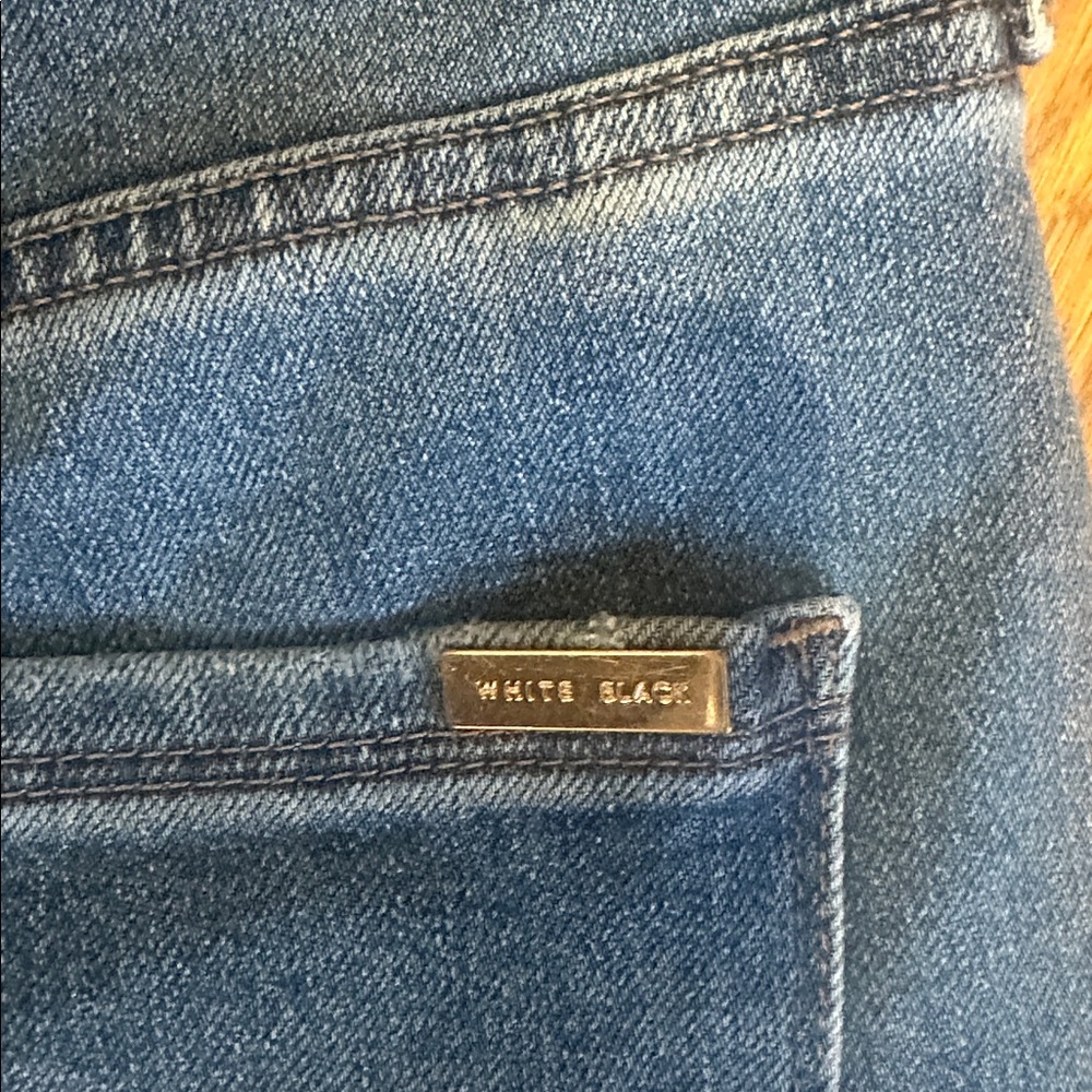 White House Black Market size 6 Denim Blue Women's Shorts - Picture 7 of 7